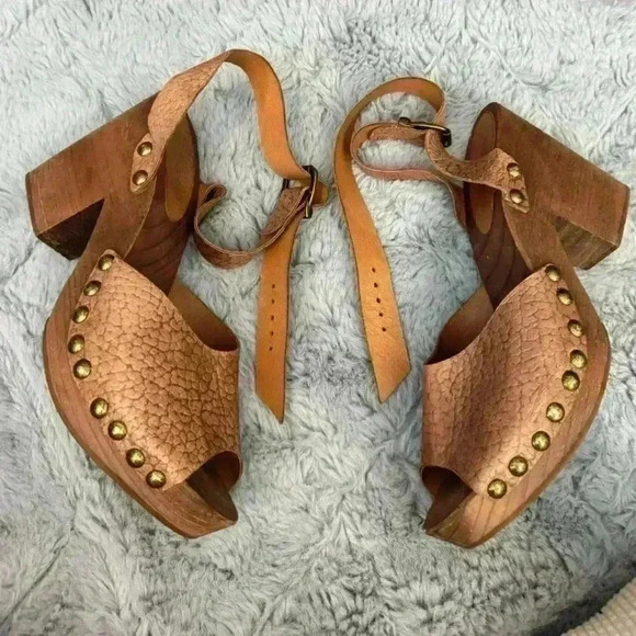 Free People Pasadena Studded Leather Wooden Clog Festival Boho Rustic Nomad - Picture 12 of 13